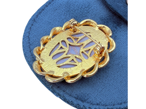 Limoges | Elegante Broche met Romantisch Decor – foto 4 – kavel bij XL Auctions