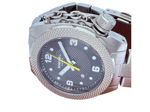 Diesel | Stoer Canteen Horloge van Edelstaal – foto 3 – kavel bij XL Auctions