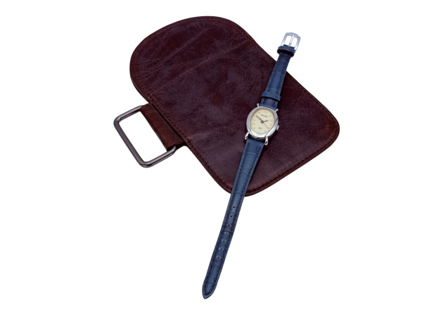 Kenzo | Vintage Ovaal Dameshorloge met Lederen Band – foto 2 – kavel bij XL Auctions