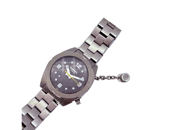 Diesel | Stoer Canteen Horloge van Edelstaal – foto 12 – kavel bij XL Auctions
