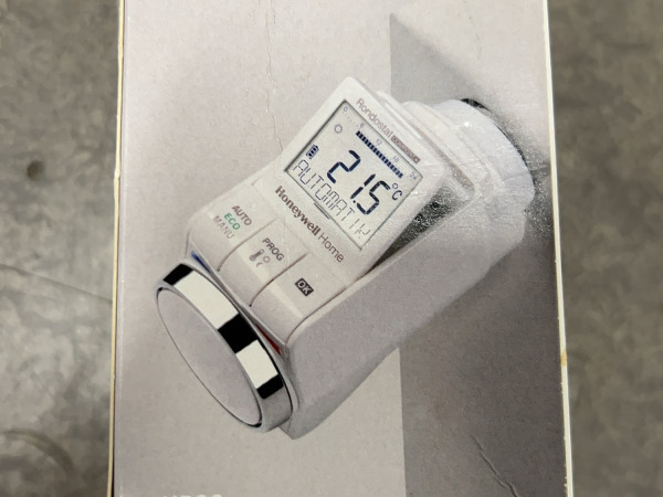 2x Honeywell progameerbare radiatorthermostaat HR-30 – foto 5 – kavel bij XL Auctions