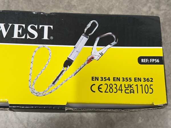 Portwest veiligheids benodigdheden set 2-delig – foto 6 – kavel bij XL Auctions