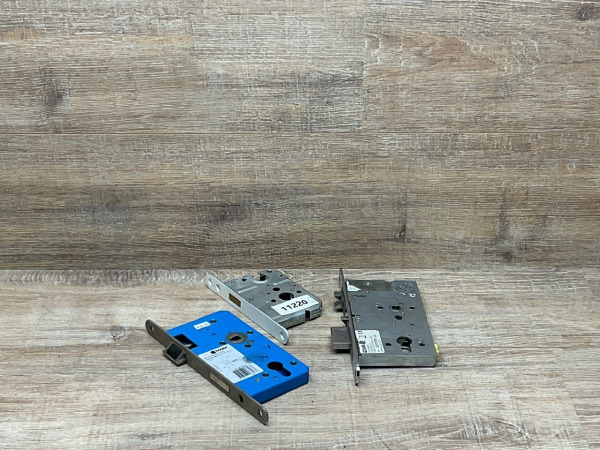 3x Deur sluiting – kavel bij XL Auctions