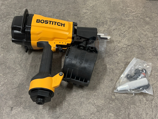 Bostitch spijkerpistool 8,3 bar IC90P-1-E – foto 2 – kavel bij XL Auctions