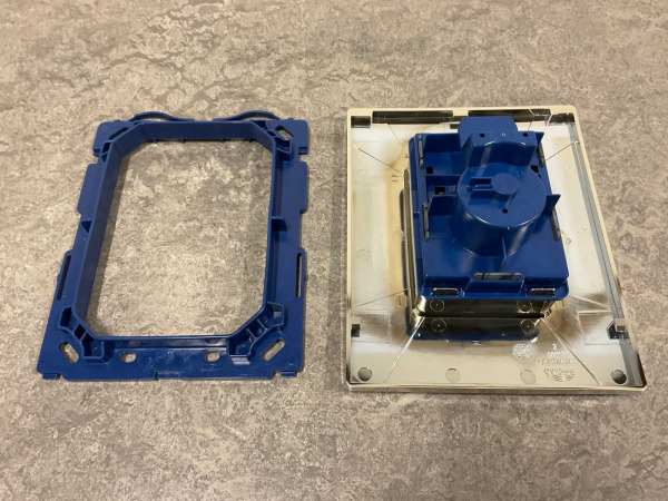 Grohe bedieningspaneel dual flush Skate geborsteld nikkel – foto 3 – kavel bij XL Auctions