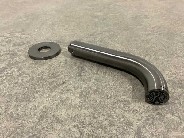 Grohe baduitloop 171mm Atrio hard graphite geborsteld – foto 2 – kavel bij XL Auctions
