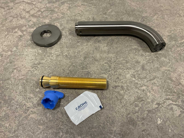 Grohe baduitloop 171mm Atrio hard graphite geborsteld – foto 4 – kavel bij XL Auctions