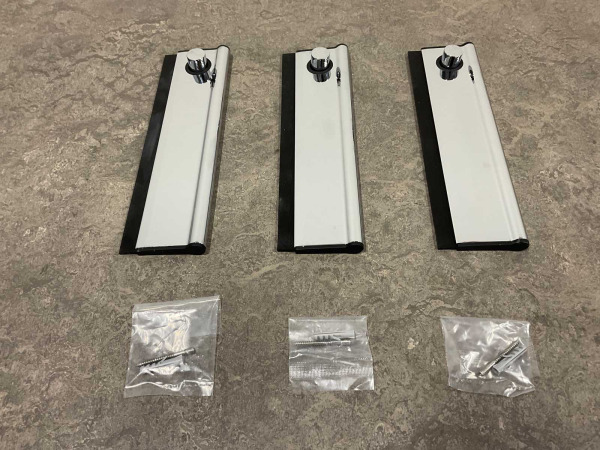 3x Beaux douchewisser met muurhaak Ulis chroom – foto 4 – kavel bij XL Auctions
