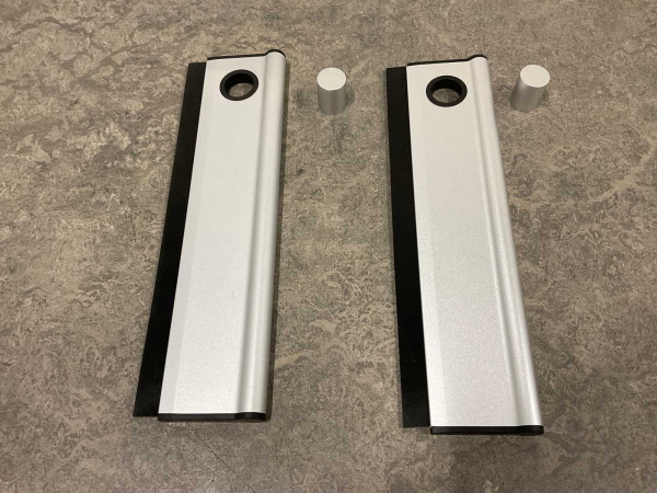 2x Beaux douchewisser m/ muurhaak zilver geanodiseerd chroom – foto 2 – kavel bij XL Auctions