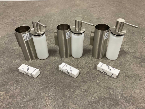 3x Novio zeepdispenser Umea geborsteld nikkel – foto 2 – kavel bij XL Auctions