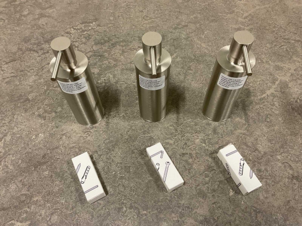 3x Novio zeepdispenser Umea geborsteld nikkel – foto 3 – kavel bij XL Auctions