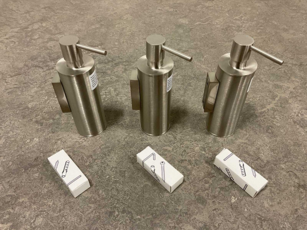 3x Novio zeepdispenser Umea geborsteld nikkel – foto 6 – kavel bij XL Auctions
