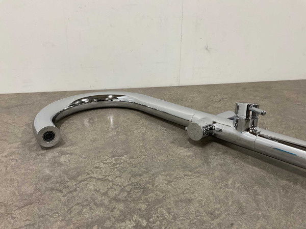 Novio vrijstaande badkraan 150cm met inbouwset – foto 4 – kavel bij XL Auctions