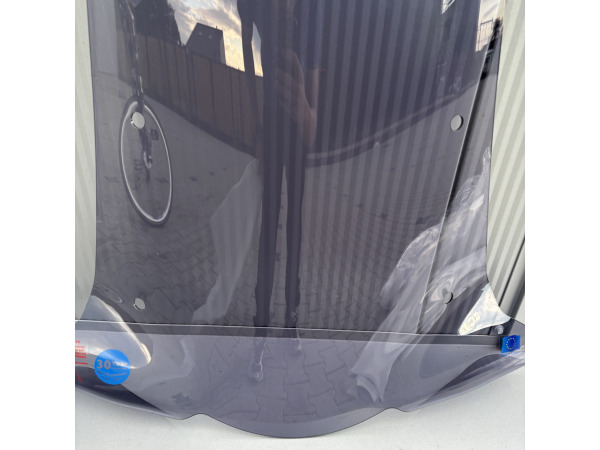 Windscherm Hoog Smoke Piaggio One 72cm – foto 4 – kavel bij XL Auctions