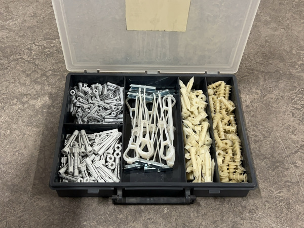 Mobil Plastic pluggen assortimentdoos – foto 2 – kavel bij XL Auctions