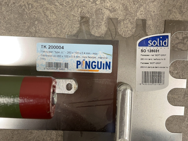 Pinguin en Solid stukadoorsgereedschap set 9-delig – foto 8 – kavel bij XL Auctions