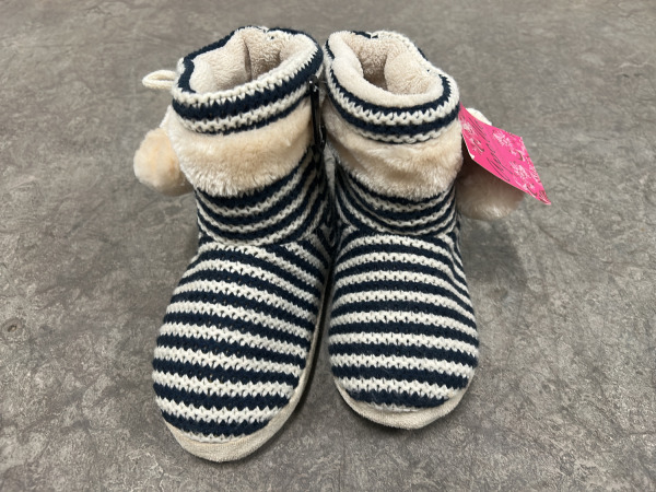 Apollo kinder laarsjes/pantoffels set 4-delig – foto 12 – kavel bij XL Auctions