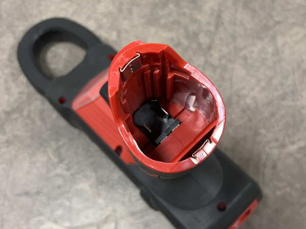 Milwaukee stroomtangmeter 12V body C12 CME – foto 3 – kavel bij XL Auctions