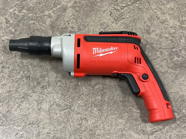 Milwaukee schroefmachine 725W TKSE 2500 Q – foto 5 – kavel bij XL Auctions