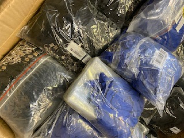 69x 100 lanyards / badgelinten – kavel bij XL Auctions