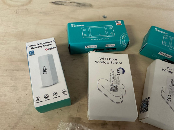 Mixpartijtje Sonoff & Zigbee – foto 2 – kavel bij XL Auctions