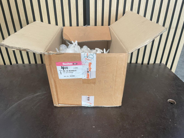 Doos Fischer Isolatiebevestiging DE 35 B – ca. 500 stuks – kavel bij XL Auctions