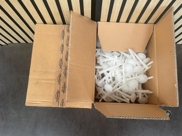 2 Dozen Fischer DE 68 Isolatiebevestiging – ca. 400 stuks – foto 2 – kavel bij XL Auctions