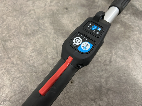 Makita accu bosmaaier 40V body UR017GZ – foto 3 – kavel bij XL Auctions