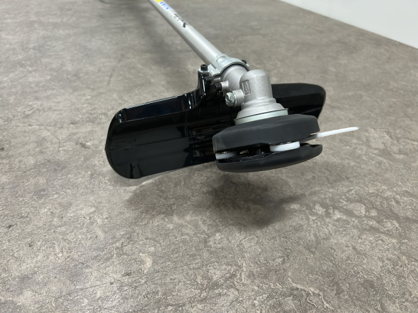 Makita accu bosmaaier 40V body UR016GZ – foto 3 – kavel bij XL Auctions