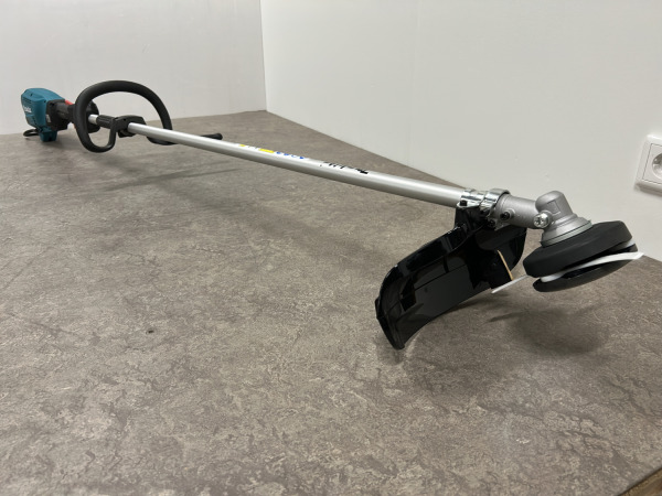 Makita accu bosmaaier 40V body UR017GZ – foto 8 – kavel bij XL Auctions