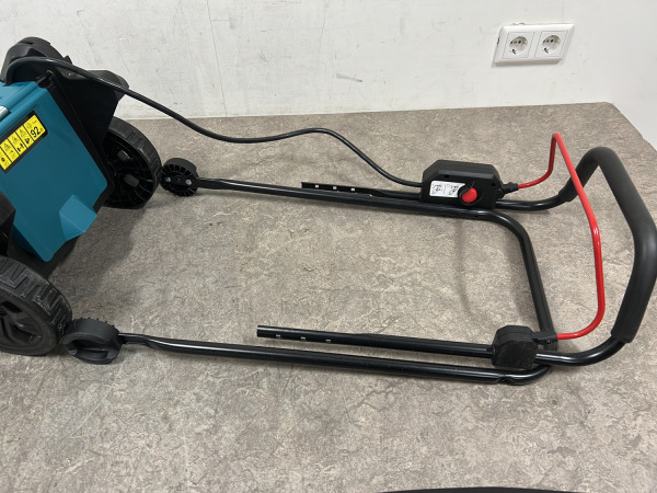 Makita accu grasmaaier 18V DLM330 – foto 3 – kavel bij XL Auctions