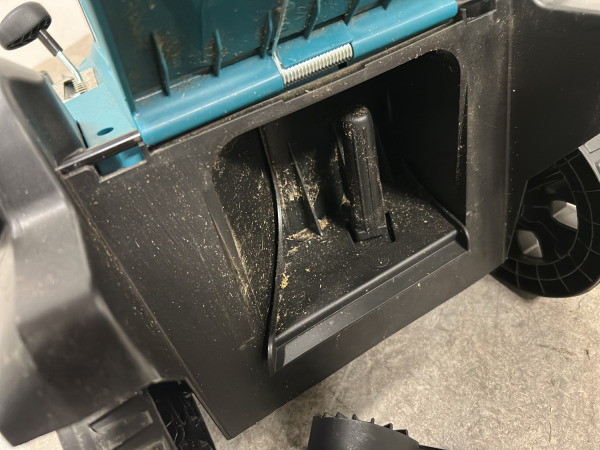 Makita accu grasmaaier 18V DLM330 – foto 5 – kavel bij XL Auctions
