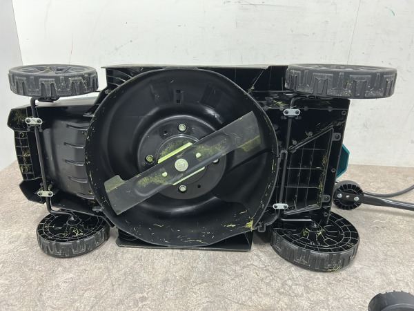 Makita accu grasmaaier 18V DLM330 – foto 7 – kavel bij XL Auctions