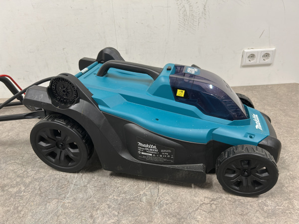 Makita accu grasmaaier 18V DLM330 – foto 7 – kavel bij XL Auctions