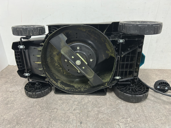 Makita accu grasmaaier 18V DLM330 – foto 7 – kavel bij XL Auctions