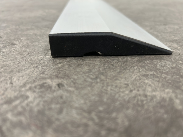 5x Stabila afrijlat 120cm trapeziumprofiel TRK – foto 3 – kavel bij XL Auctions