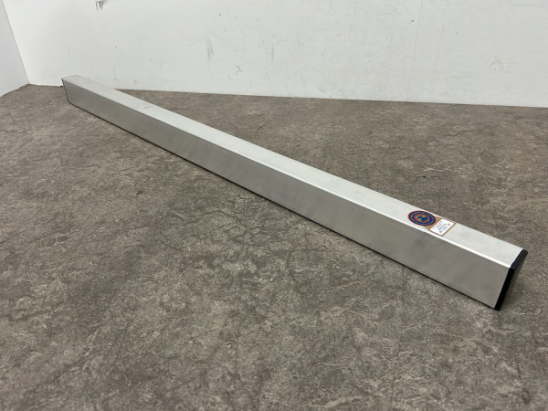 Melkmeisje Alu blok-profiel 6x4x100cm – kavel bij XL Auctions