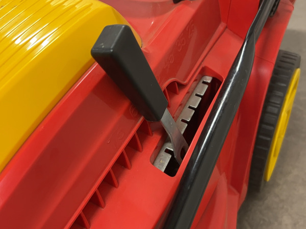 Wolf-Garten elektrische grasmaaier 1600W A 370 E – foto 7 – kavel bij XL Auctions