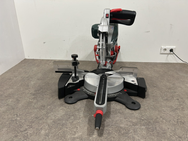Metabo afkortzaag KGS 254 Plus met trekfunctie – foto 2 – kavel bij XL Auctions