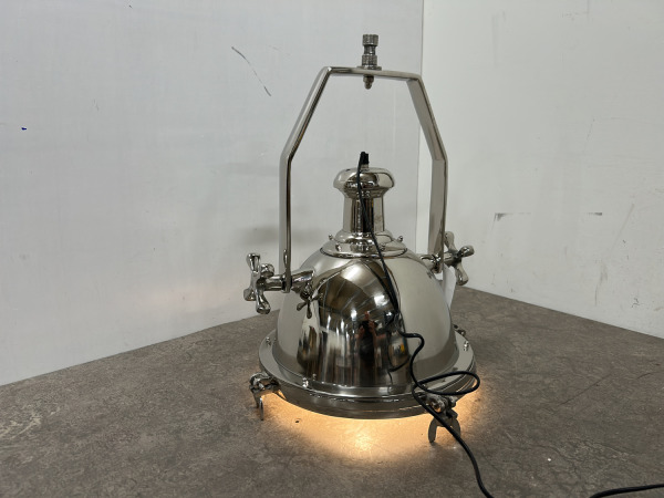 Scheepslamp met ophangbeugel chroom – foto 5 – kavel bij XL Auctions