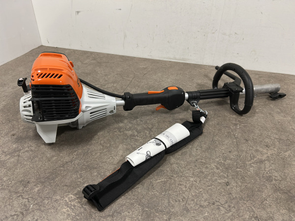 Stihl benzine combimotor 31,4cm³ 1,05kW KM 111 R – foto 8 – kavel bij XL Auctions