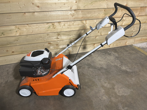 Stihl benzine verticuteermachine RL 540 – foto 6 – kavel bij XL Auctions