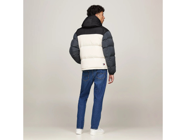 Tommy Jeans Alaska Puffer Jacket Colorblock - S – foto 2 – kavel bij XL Auctions