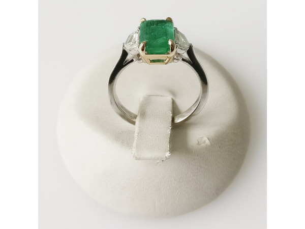 2.56ct Emerald and Diamond Ring – foto 5 – kavel bij XL Auctions