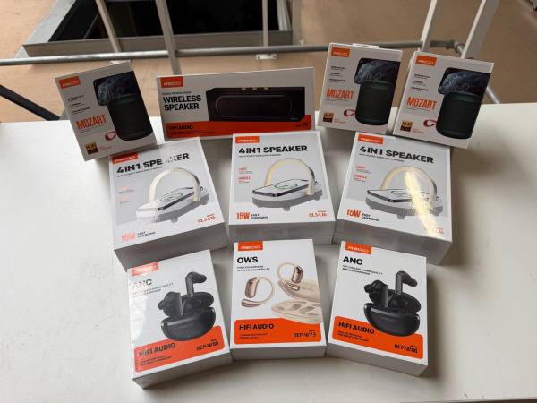 Mixpartij elektronica 10 stuks o.a. Speakers/oortjes - NIEUW