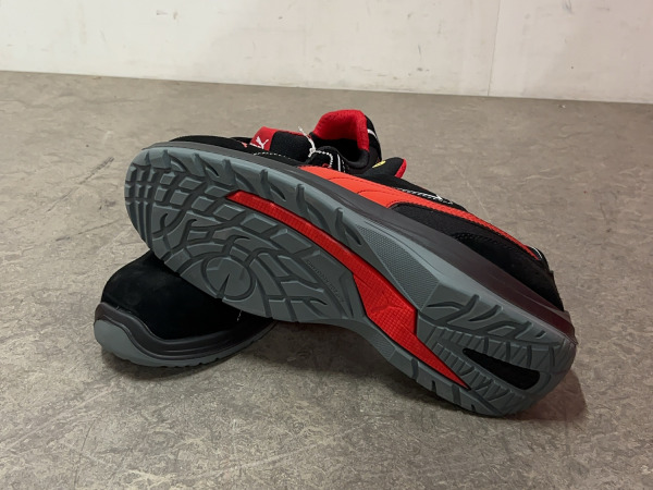 Puma veiligheidsschoen maat 45 S3 Touring zwart/rood – foto 6 – kavel bij XL Auctions