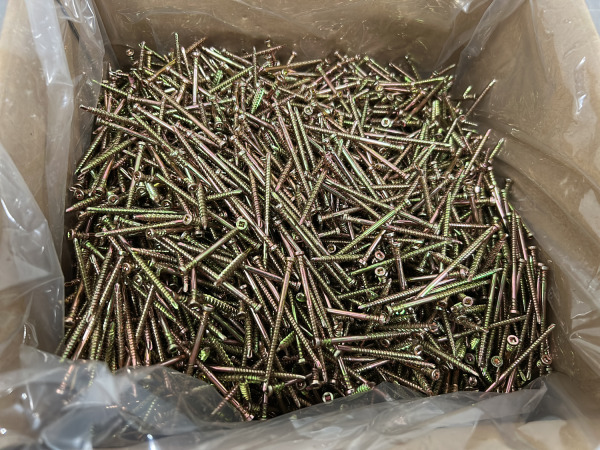 Doos schroeven zelfborend ø4,2x65mm goudkleurig verzinkt – foto 2 – kavel bij XL Auctions