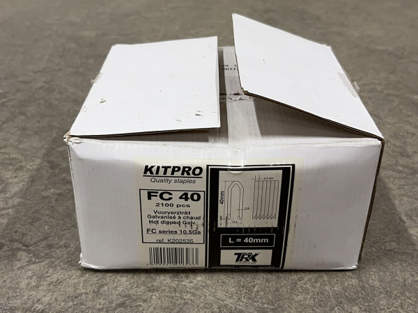 Kitpro krammen 40mm voor weide afsluiting 2100-pack – kavel bij XL Auctions