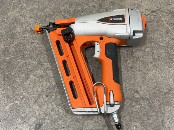 Paslode bradsmachine 16 gauge – foto 7 – kavel bij XL Auctions