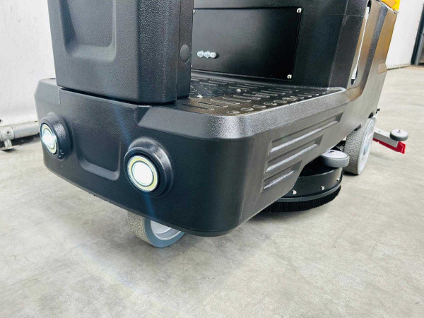 RTE schrobzuigmachine zelfrijdend ROFS-70 – foto 7 – kavel bij XL Auctions